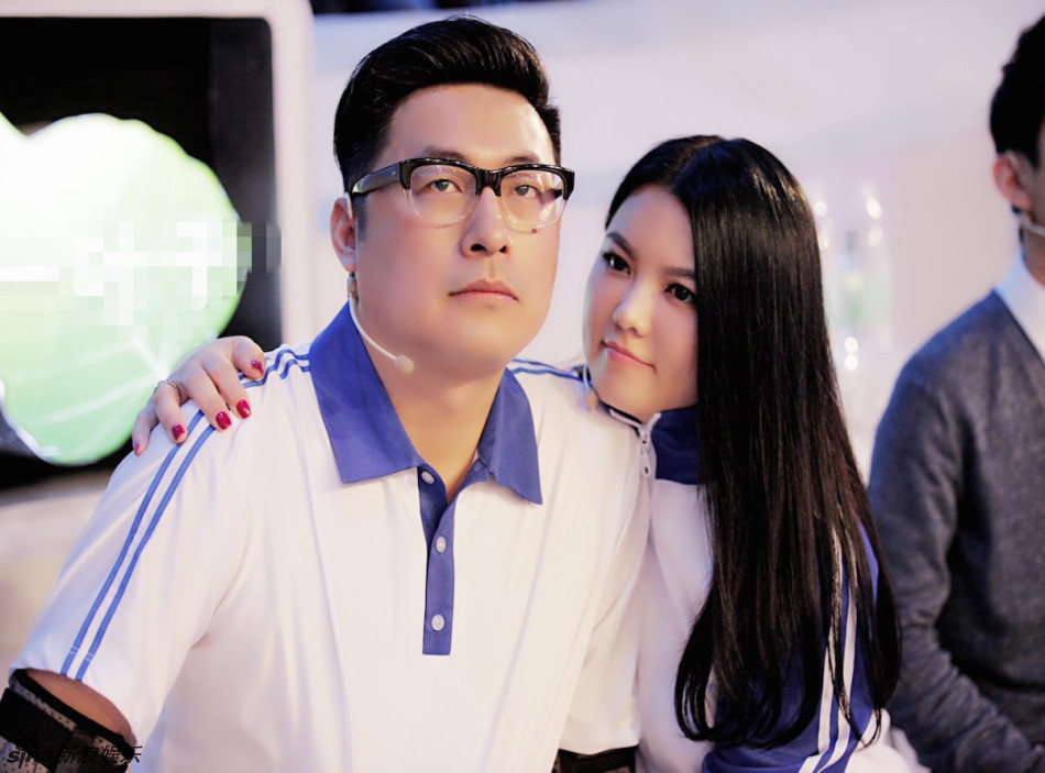 贾乃亮李小璐拥吻 鲍蕾擦汗 明星合体哪家强?