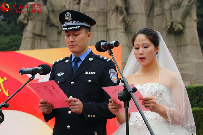新婚夫婦陳鑫、徐維蔚發起倡議。耿志超 攝
