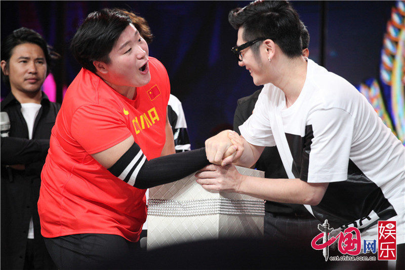 苏炳添《天天向上》谈比赛: 刘翔比我压力更大