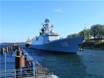 中国海军舰艇首次通过德国基尔运河