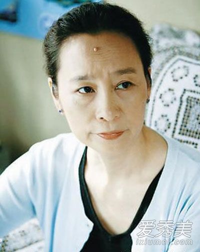 杨丞琳刘亦菲胡静 脸上长痣仍很美的女星(图)
