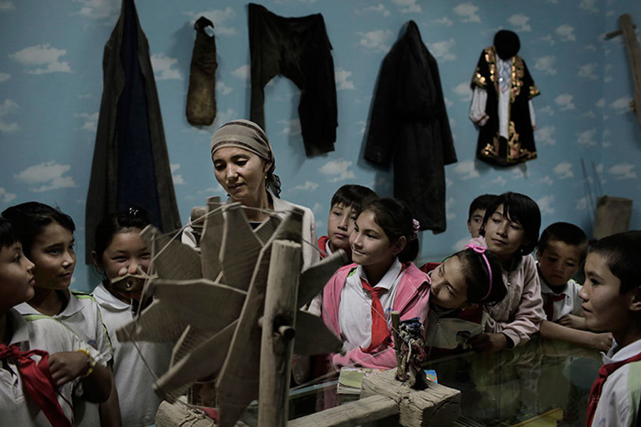赵青老师作品展：家在南疆。