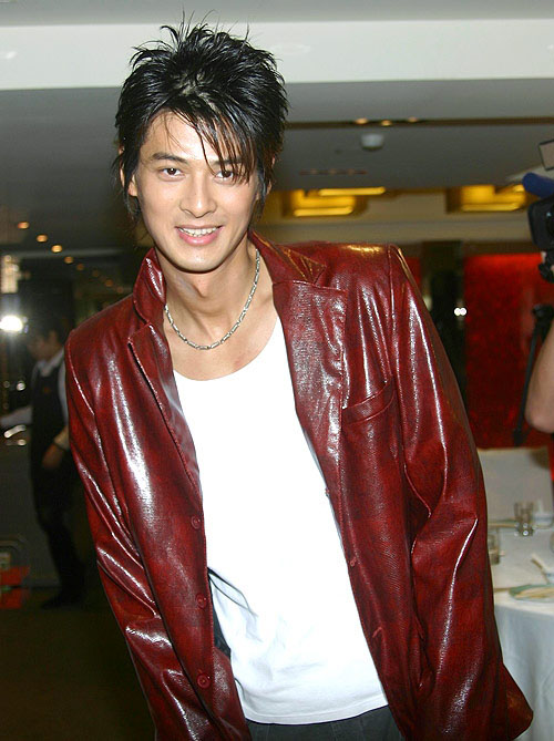 周杰变表情包杨思琦酒吧走穴 昔日红星自斩前途