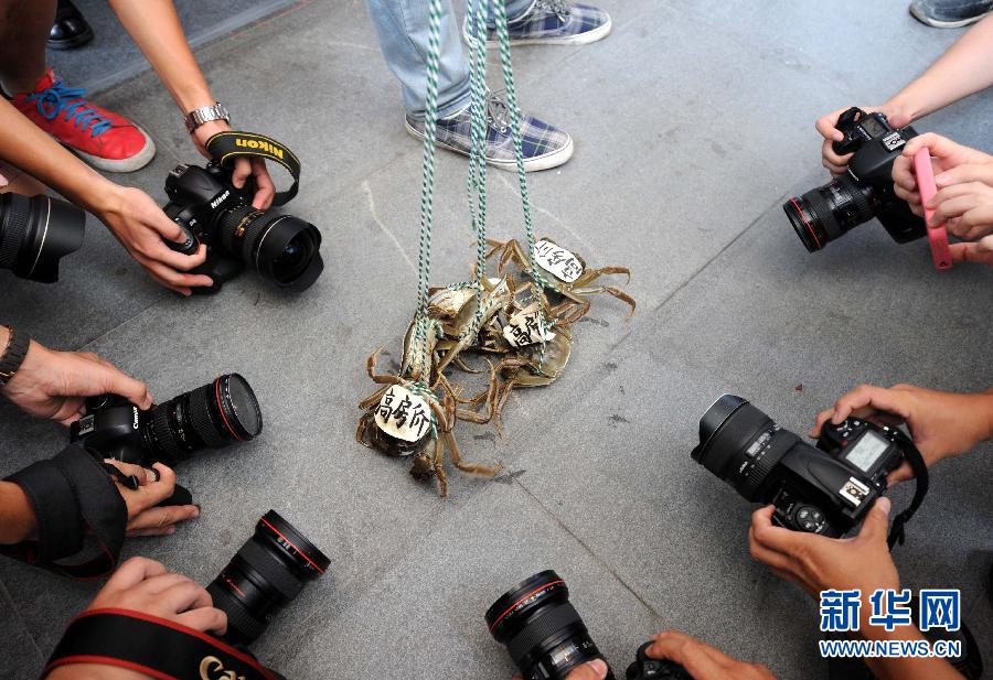 （编辑连线）（1）“好蟹”的中国人