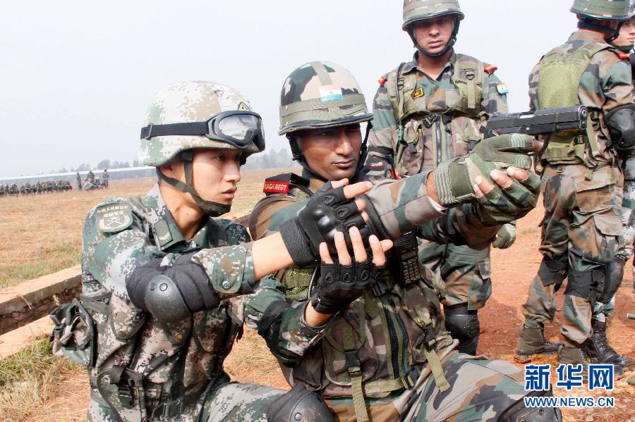 （圖文互動）（3）切磋訓練方法　提升實戰技能——直擊“攜手－2015”中印陸軍反恐聯合訓練