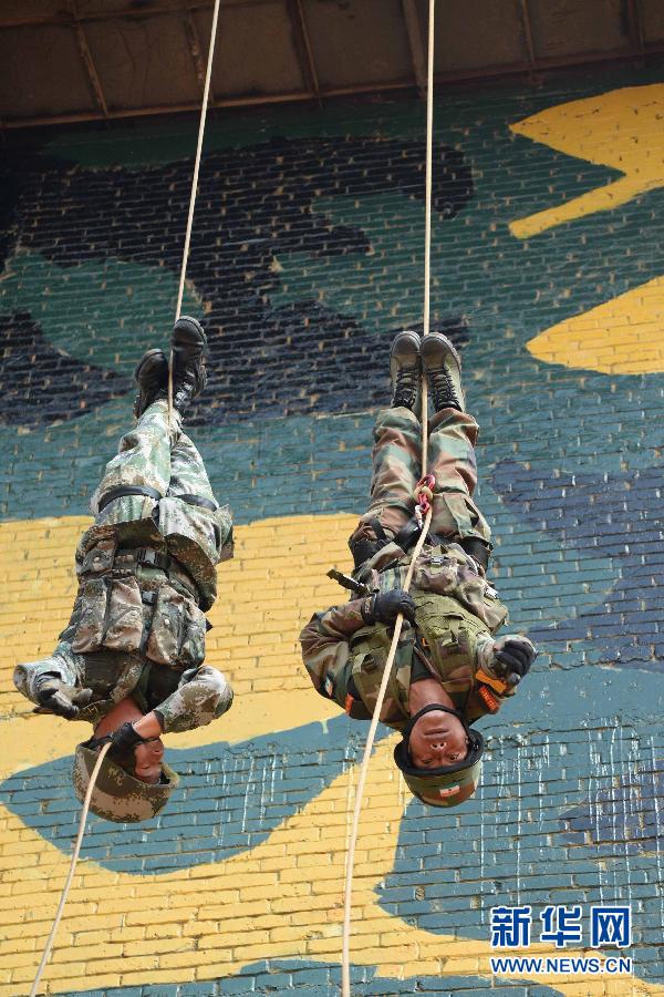 （圖文互動）（2）切磋訓練方法　提升實戰技能——直擊“攜手－2015”中印陸軍反恐聯合訓練