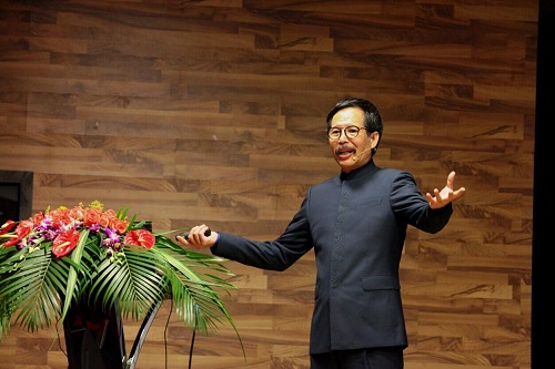 柒牌集团董事长洪肇设企业管理创新名家讲坛