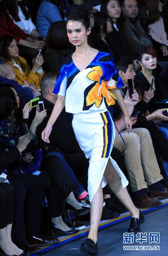 （晚報）（1）中國國際時裝周（2016春夏系列）在北京開幕