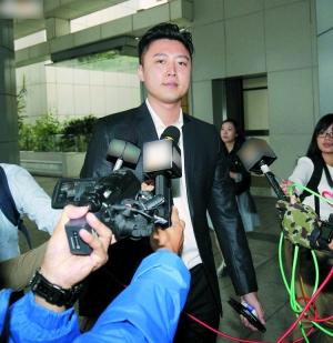 香港TVB高层陈志云涉贪被裁定有罪 面无表情