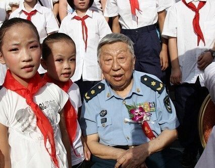  阎肃去世系假消息  盘点成龙陈冠希等被死亡的