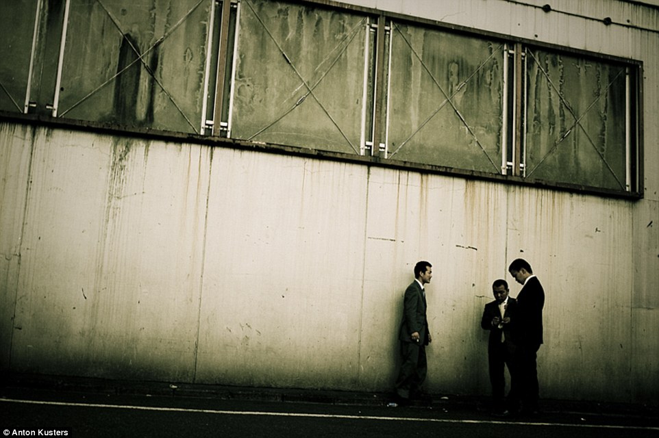 比利時攝影師兩年跟拍日本黑幫