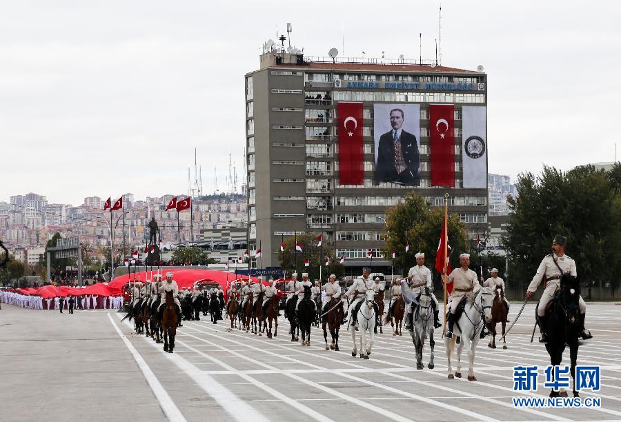 （國際）（1）土耳其舉行閱兵式慶祝建國92週年