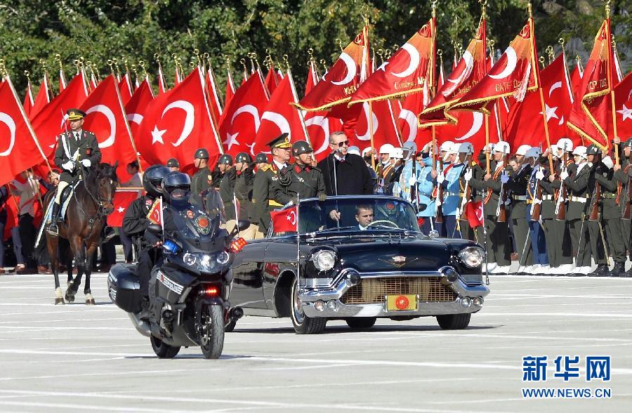 （國際）（3）土耳其舉行閱兵式慶祝建國92週年