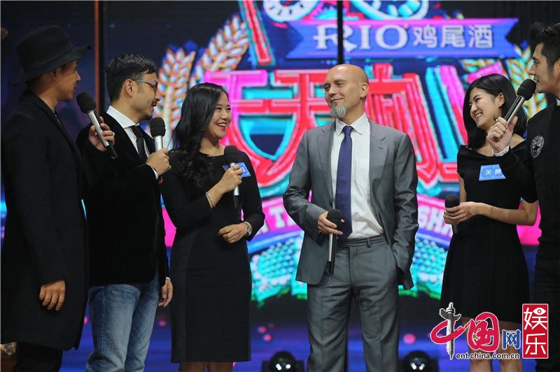 《天天》再推游学记 世界级颜值上演捷克版维