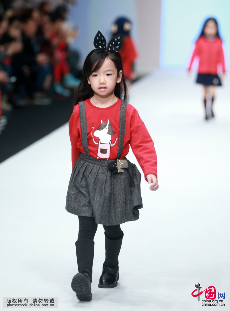 中国国际时装周M.latin童装发布会在京举行 萌娃嗨翻全场