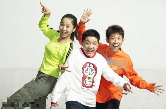 岁月是把杀猪刀!小雪杨紫晒妈妈美照神相似_娱乐频道_中国网