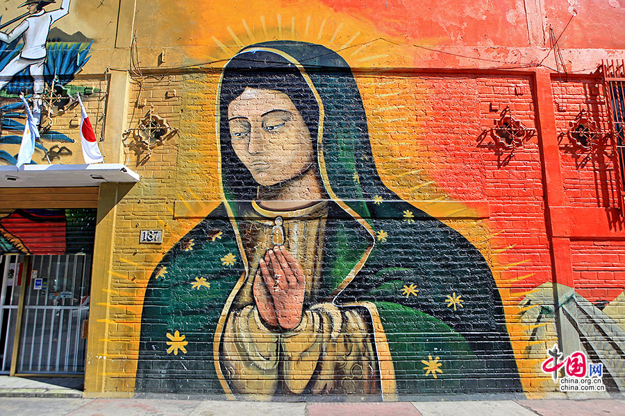 以圣母为主题的宗教壁画