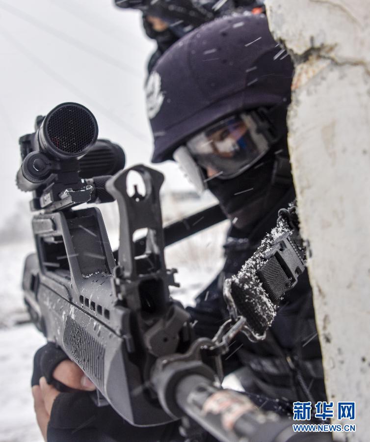 （社會）（2）烏魯木齊：雪地考驗新式突擊步槍瞄準系統