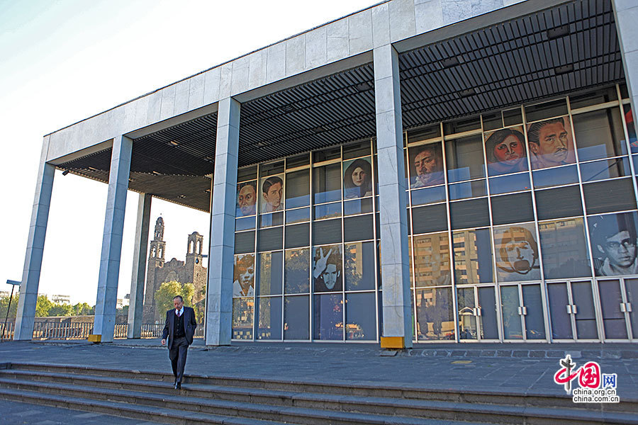 大学文化中心博物馆一层的墨西哥20世纪艺术大展