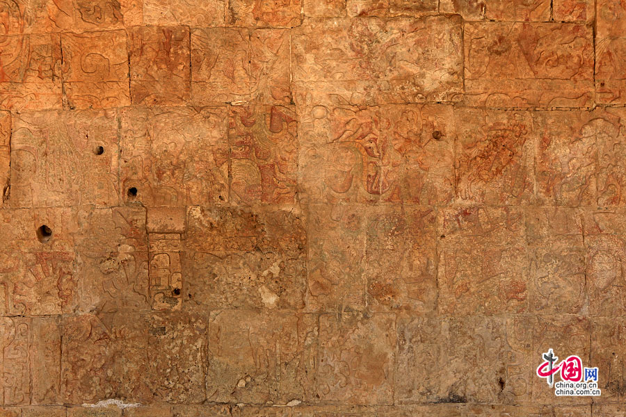 奇琴伊察美洲虎神庙一层内部有描绘一场战争的浮雕