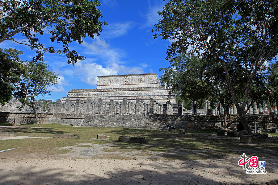 奇琴伊察武士神庙因玛雅建筑师的技巧而比其原型更加宏伟