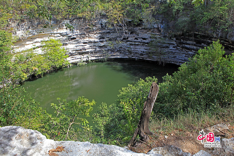 奇琴伊察萨格拉多圣井（Cenote Sagrado）直径达60米