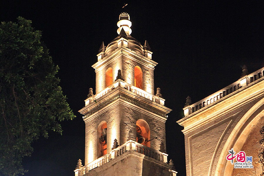 梅里达大教堂的钟楼