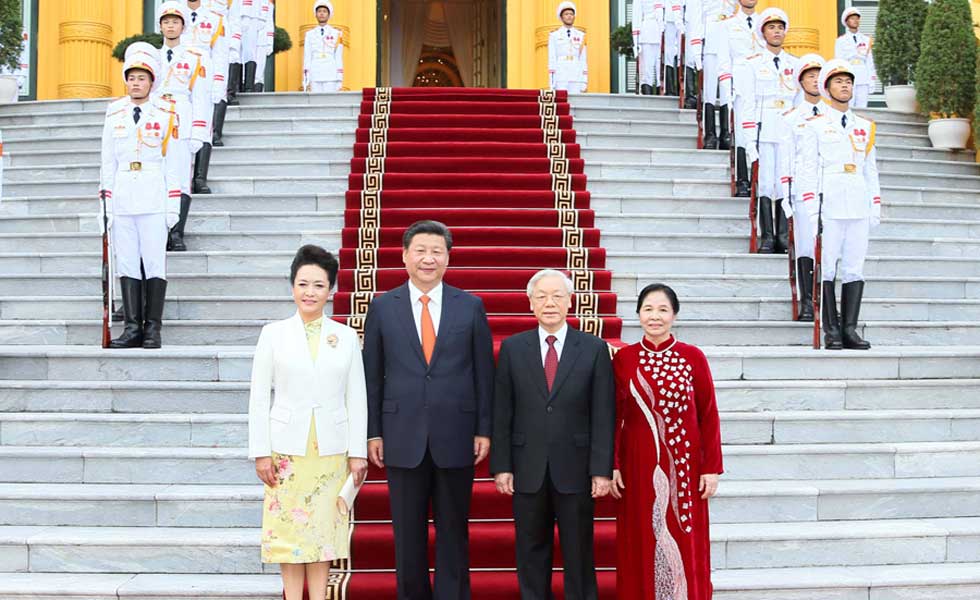习近平出席越共中央总书记阮富仲举行的欢迎仪式
