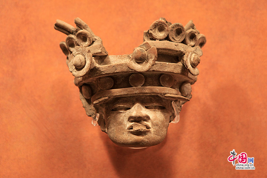 托尔特克文明（公元7世纪——13世纪）继承了特奥蒂瓦坎文明并深受玛雅文明影响的