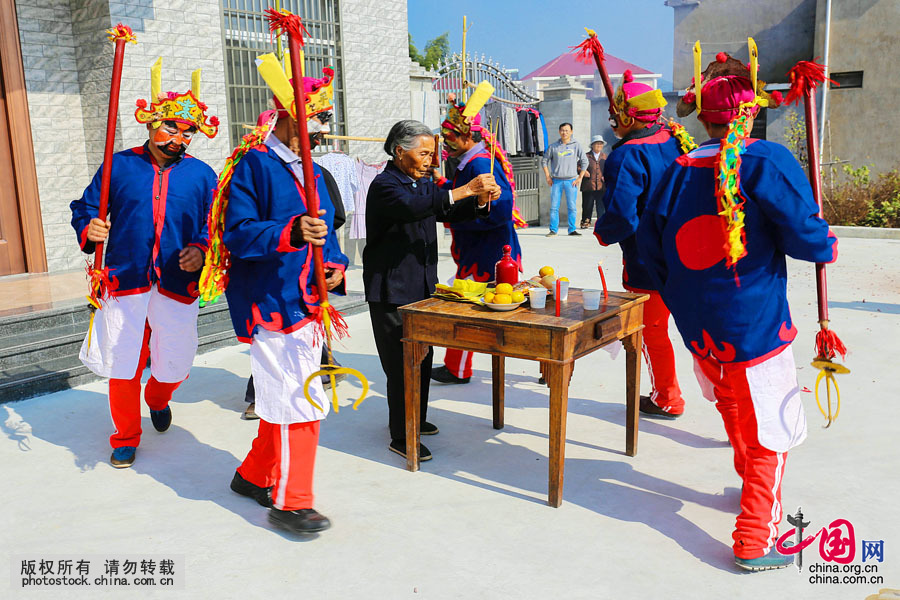 探秘中国最古老的傩祭"打五猖"[组图]