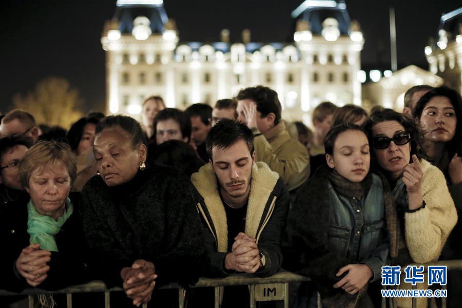 （國際）（2）巴黎聖母院舉行恐襲遇難者追思彌撒