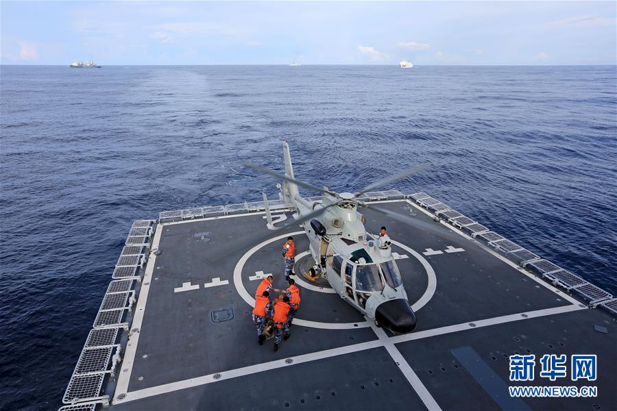 （国际·图文互动）（5）中国海军舰艇编队在太平洋东部某海域成功开展国际人道主义海上医疗救护与后送演练