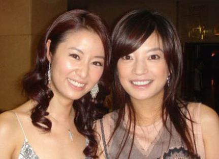 赵薇晒素颜照称脾气好 揭赵薇商业娱乐场朋友圈