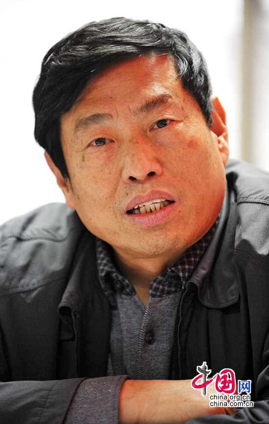 2015年11月21日，发展中国论坛在京举行“发展智库学习贯彻党的十八届五中全会精神研讨会”。图为全国政协委员、中央党校副教育长、中央党校科学社会主义教研部主任王怀超教授在会议上发言。