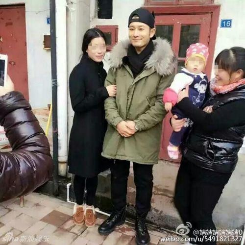 黄晓明现青岛洗碗做饭 网友:你媳妇在哪?(图)