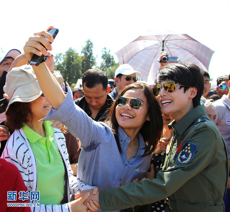 （国际·图文互动）（3）中国空军八一飞行表演队首次在泰国飞行表演
