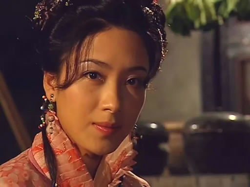 更在《天子寻龙》,《智勇新警界》中担任第二女主角,戏份与两部剧的第