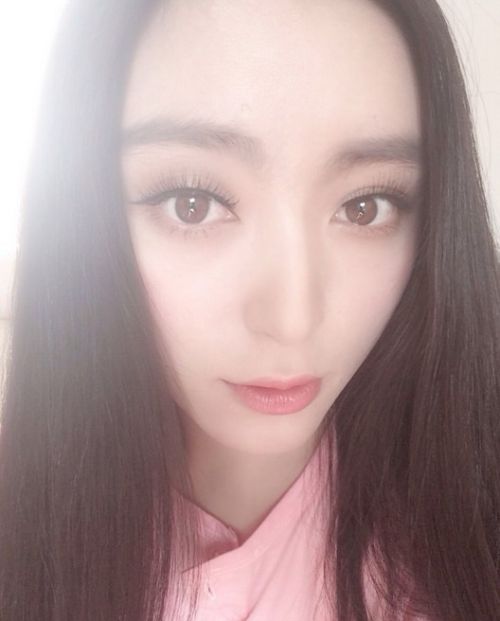 范冰冰替身惊呆网友 王亚楠和范爷像到近乎双胞胎