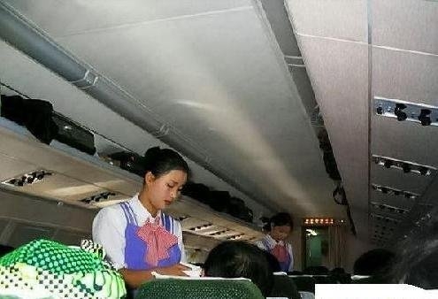 實拍朝鮮各行業美女：空姐最時髦如出水芙蓉