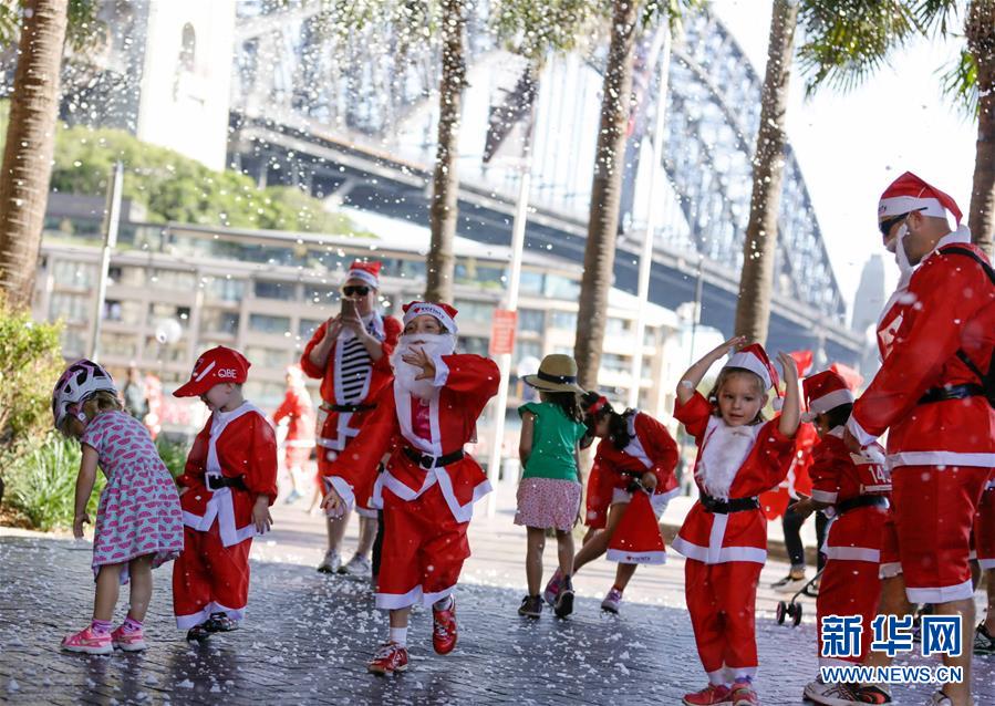 （國際）（3）雪梨舉行聖誕老人趣味跑