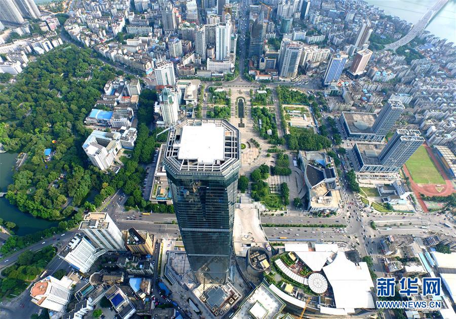 #（社会）（5）广西柳州：303米楼顶建高空玻璃栈道