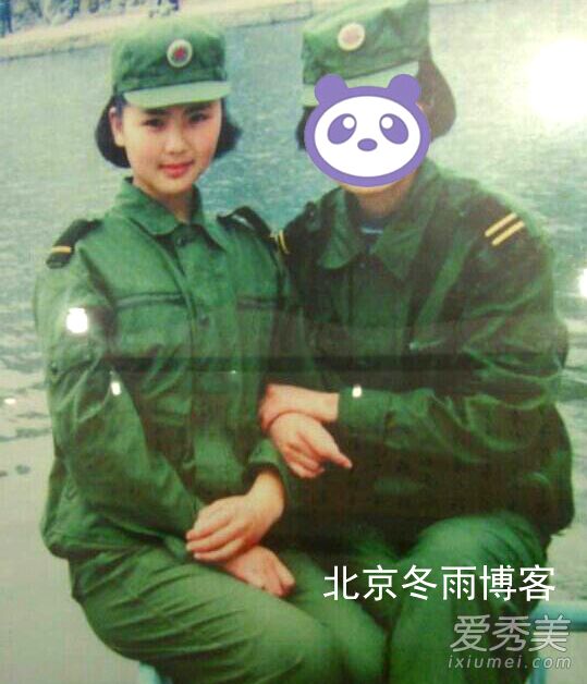 刘涛20年前青涩照曝光 身穿军装圆脸蛋青春甜