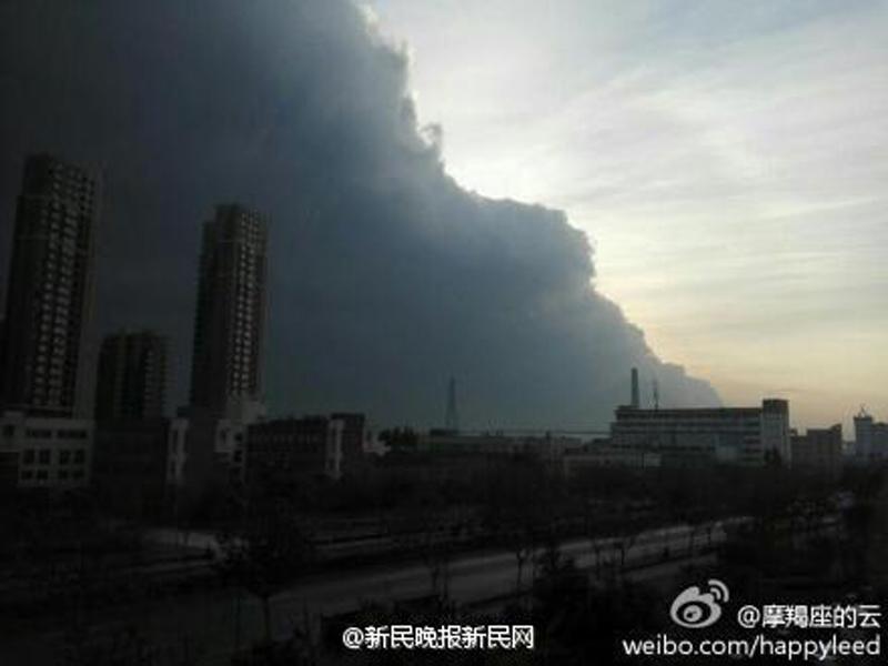 上海清早披蓋“被子云”