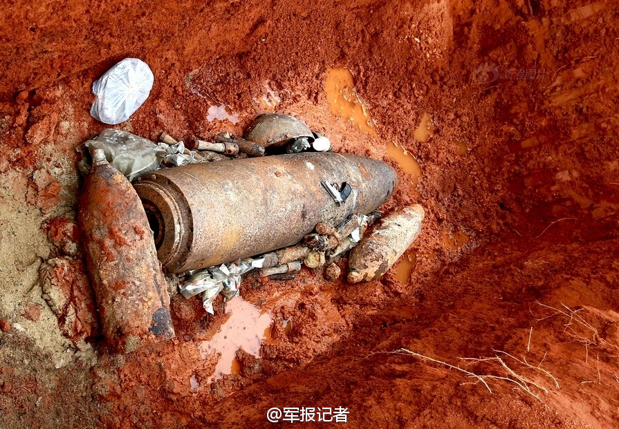 湖南衡阳销毁10吨日军遗留废旧炮弹