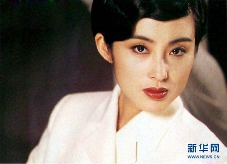艳星拍三级片不清场 三级男星黄秋生床技最佳