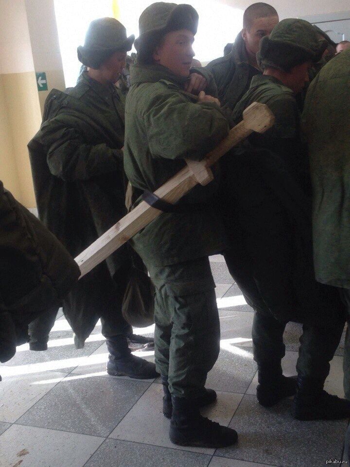 俄军晒罕见“单兵装备” 造型雷人