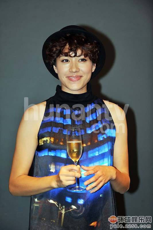 剖析46位女明星长相优缺点 林志玲鼻孔大(图)[