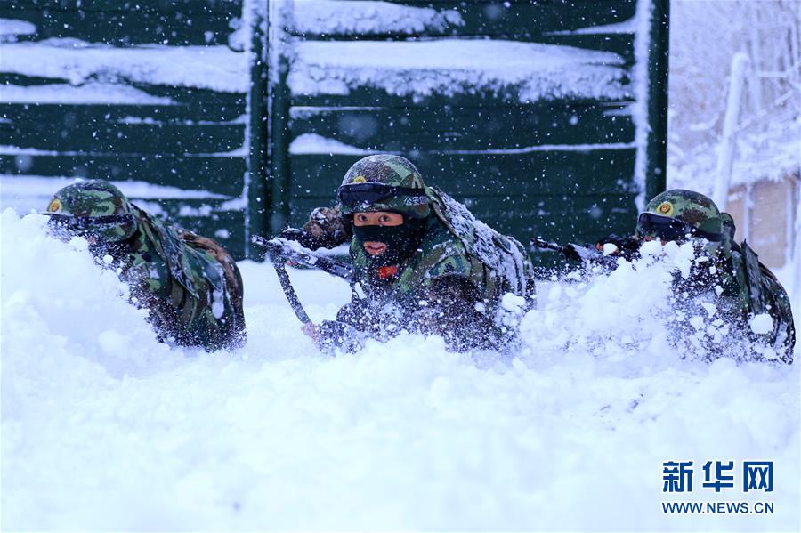 （軍事）（3）新疆：雪地練精兵