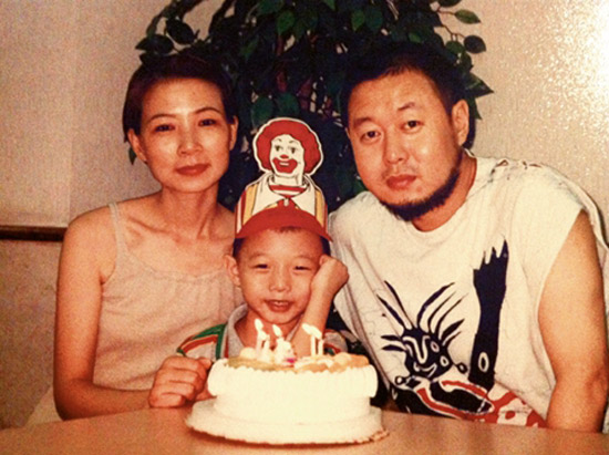 曾跟张行,吴涤清并称为上世纪80年代最火歌手,就连歌坛大姐大那英都得