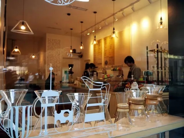咖啡馆里的温柔瞬间 0025ab57345c17e1e2e50c.jpg